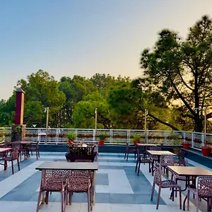 Pearl Grand White Near Volvo Bus Stand #private Parking #ac #in Centre Shimla