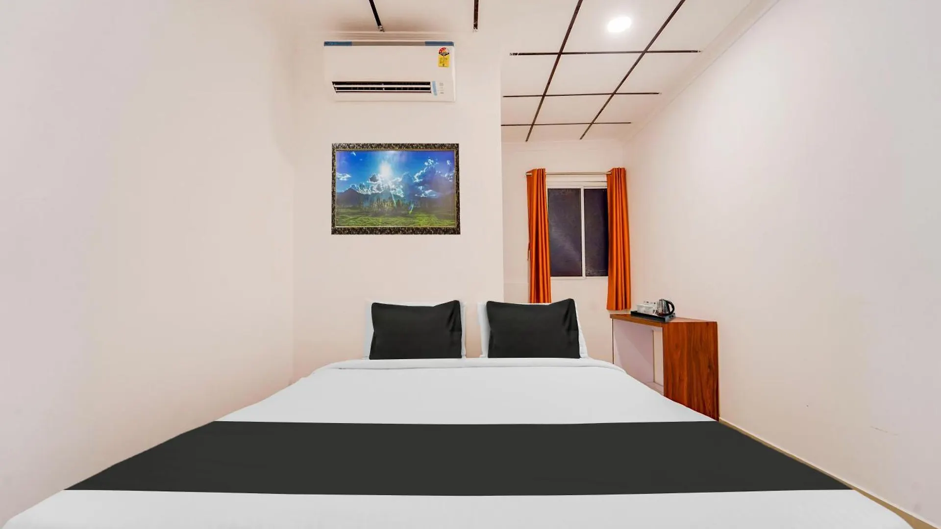 Super Hotel O Vazhakkala Kochi 3*,