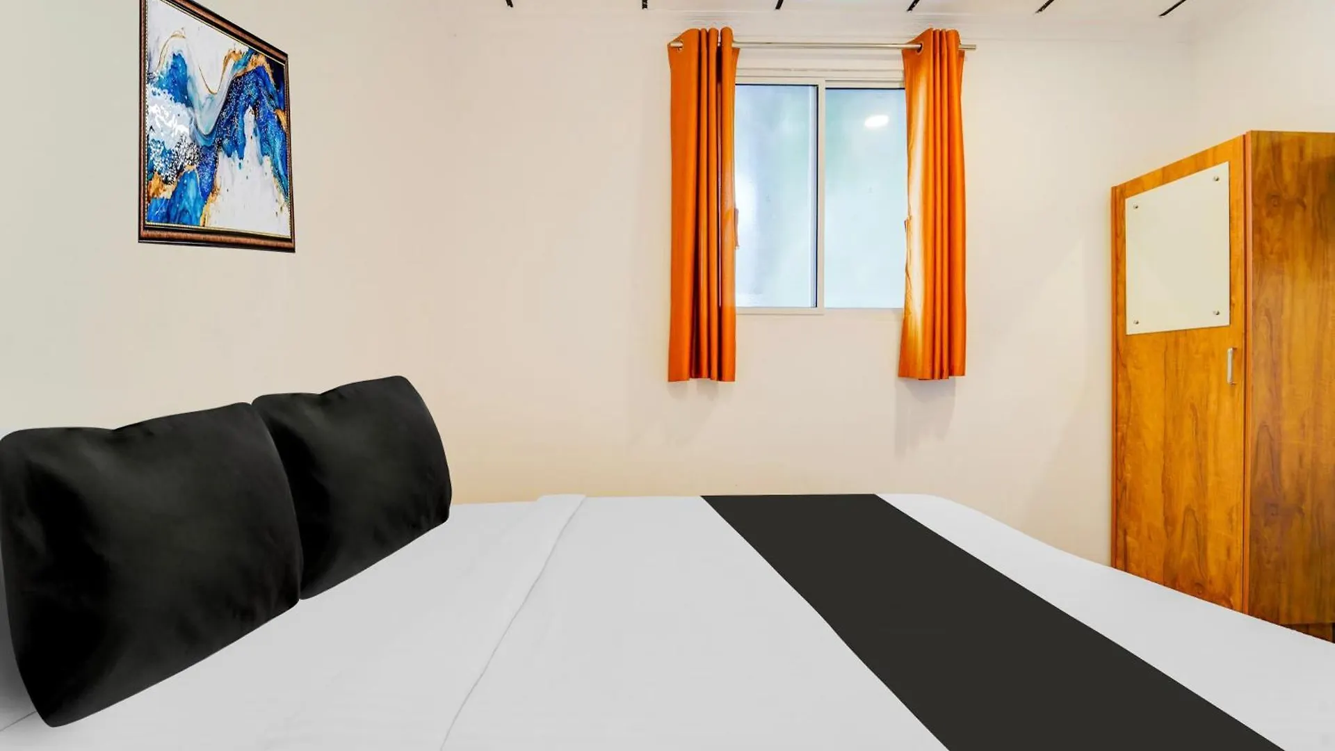 ***  Super Hotel O Vazhakkala Kochi India